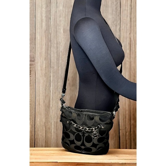 Coach F19730 Signature Chain Crossbody Bag - Picture 6 of 9